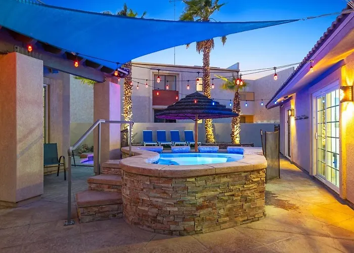 New Lakeside Hideaway Game Firepit Holiday home Lake Havasu City